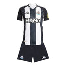 Kit Infantil Newcastle I 24/25 - Adidas - Branco e preto