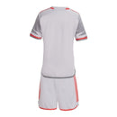 Kit Infantil Internacional III 24/25 - Adidas - Cinza com detalhes em vermelho