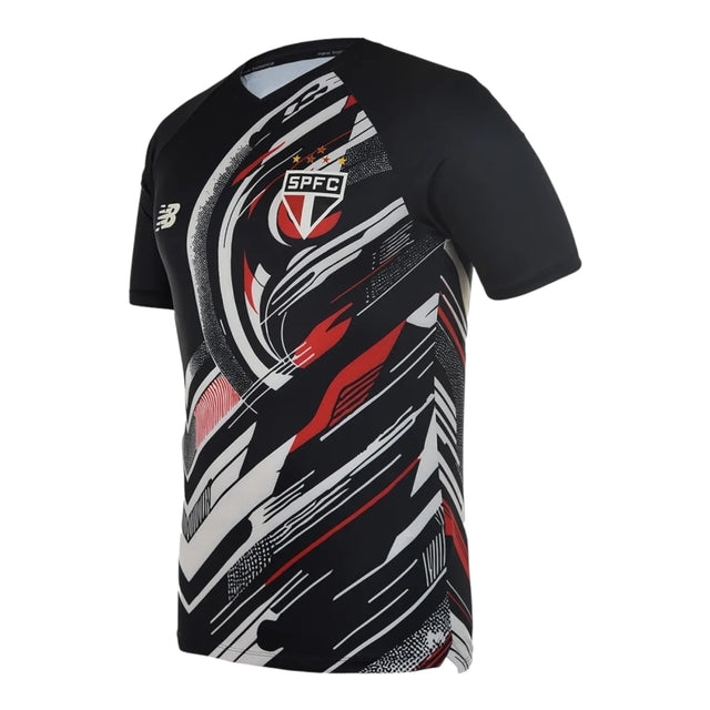 Camisa São Paulo Pré-jogo 25/26 - Torcedor New Balance Masculina - Preta com detalhes em branco e vermelho