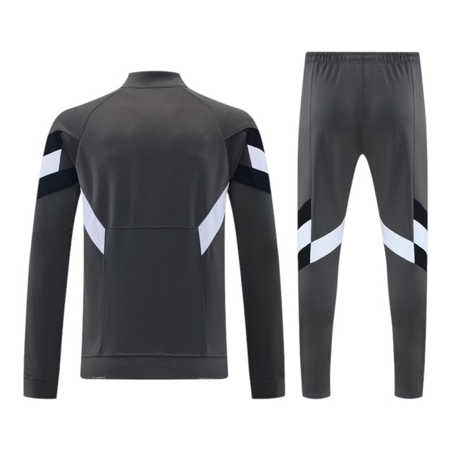 Conjunto Real Madrid Treino 25/26 - Masculino Adidas - Cinza com detalhes em azul e branco