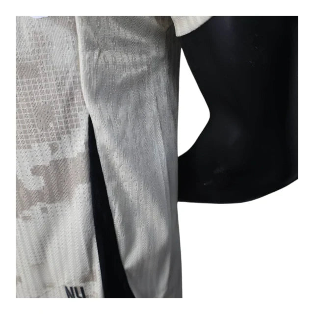 Camisa Red Bull Leipzig II 25/26 - Jogador Puma Masculina - Bege com detalhes em preto