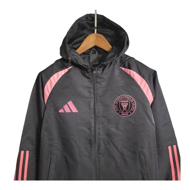 Jaqueta Corta-Vento Inter Miami 24/25 Masculina Adidas - Preta com detalhes em rosa