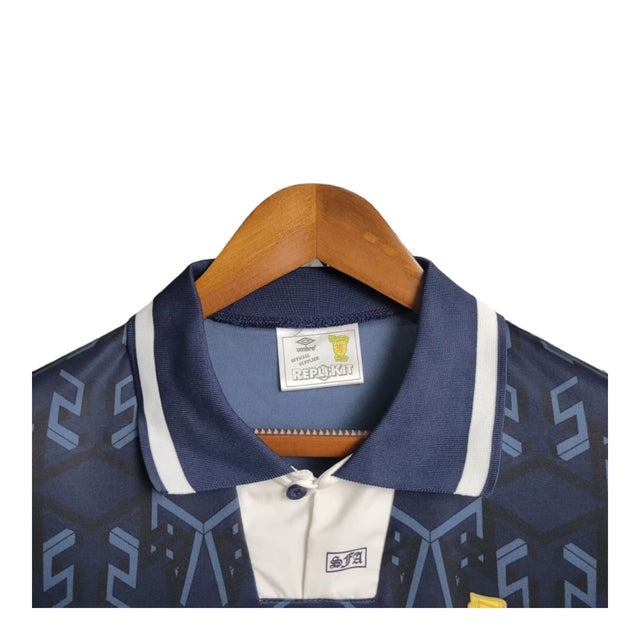 Camisa Retrô Escócia II 1992/1993 - Umbro Masculina - Azul com detalhes em branco