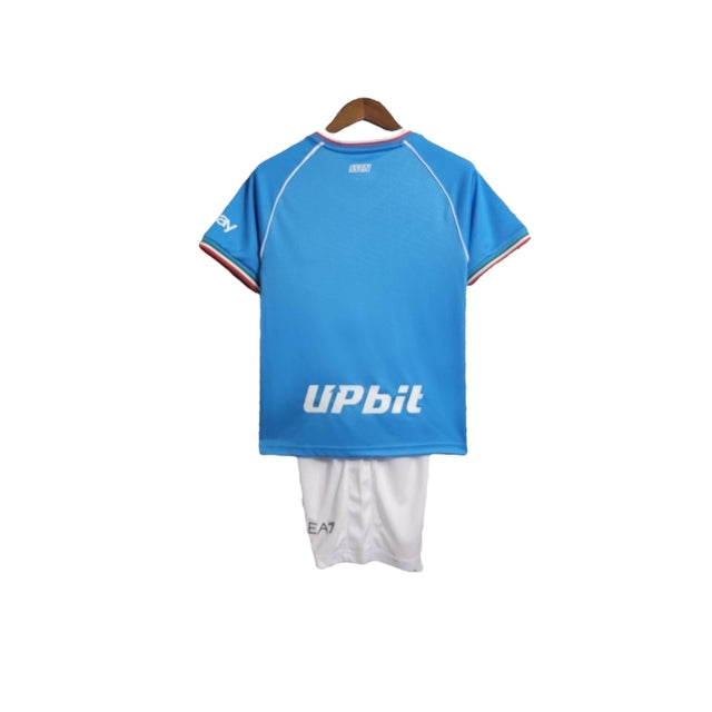 Kit Infantil Napoli I 23/24 - EA7 - Azul com detalhes em vermelho e verde