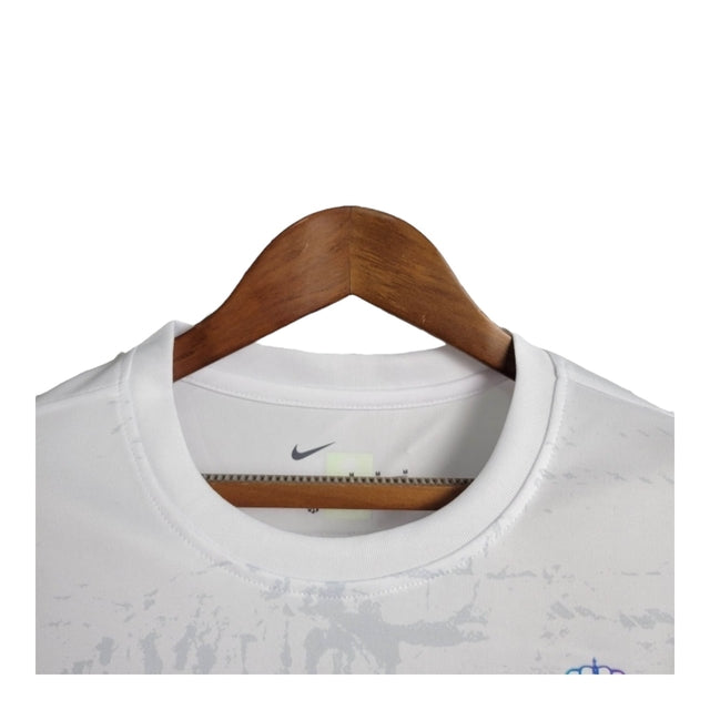 Camisa Al-Nassr III 23/24 -  Nike Feminina - Branca com detalhes em roxo e azul