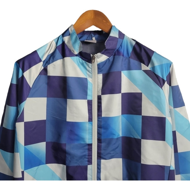 Jaqueta Corta-Vento Manchester City 23/24 Masculina Puma - Azul com detalhes em branco e azul claro