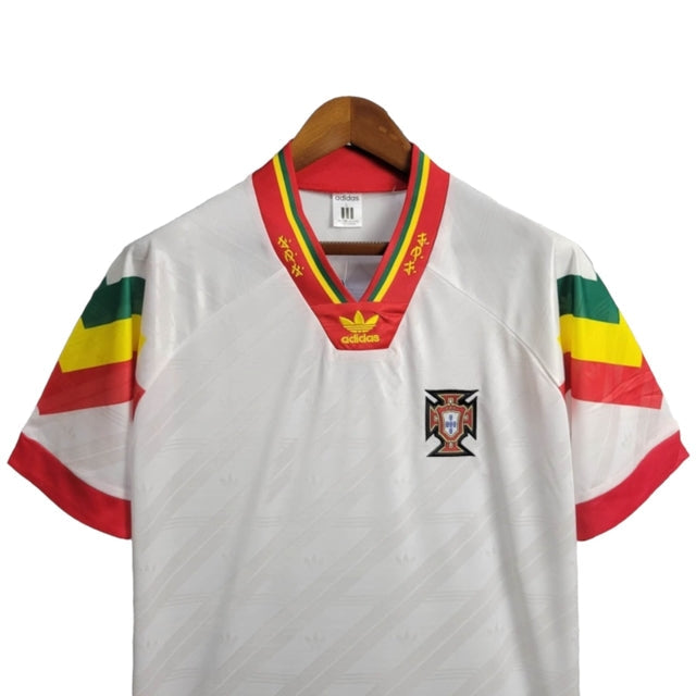 Camisa Retrô Seleção de Portugal II 1992/1994 - Masculina Adidas - Branca com detalhes em verde e amarelo e vermelho