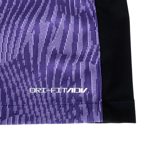 Camisa Liverpool III 23/24 - Torcedor Nike Masculina - Roxa com detalhes em preto