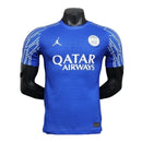 Camisa Paris Saint-Germain Fourth 24/25 - Jogador Jordan Masculina - Azul com detalhes em branco