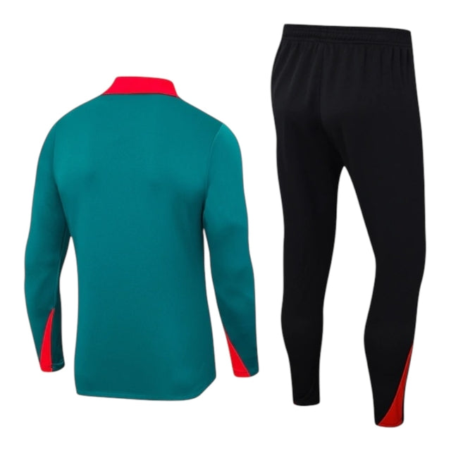 Conjunto Liverpool Treino 24/25 - Masculino Nike - Verde e preto com detalhes em vermelho