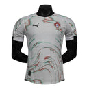 Camisa Seleção Portugal II 25/26 - Jogador Puma Masculina - Branca com detalhes em verde e vermelho