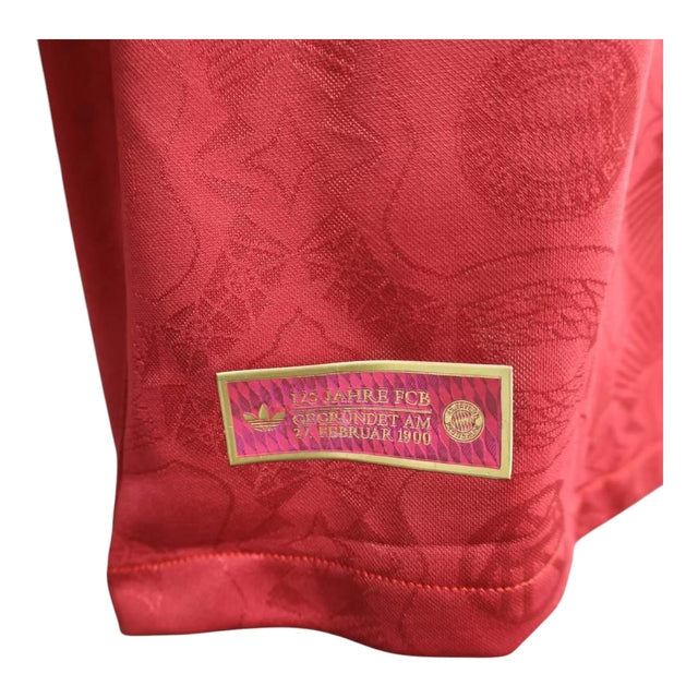 Camisa Bayern de Munique Edição especial Aniversário de 125 anos 25/26 - Jogador Adidas Masculina - Vinho com detalhes em dourado