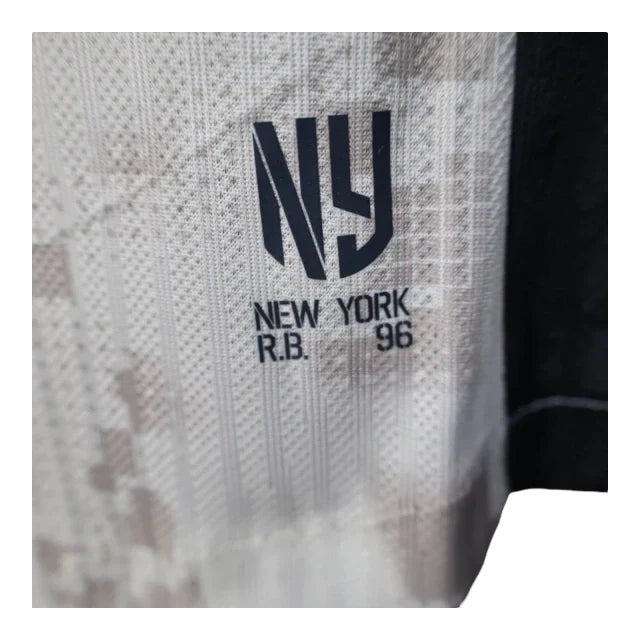 Camisa Red Bull Leipzig II 25/26 - Jogador Puma Masculina - Bege com detalhes em preto