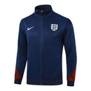 Jaqueta Corta-Vento Seleção Inglaterra 25/26 - Masculina Nike - Azul com detalhes em vermelho