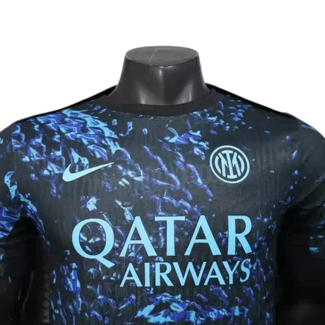 Camisa Inter de Milão Pré-jogo 25/26 - Jogador Nike Masculina - Preta com detalhes em azul