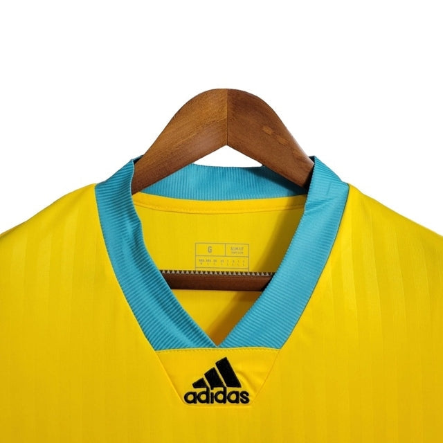 Camisa Bayern de Munique Edição especial 23/24 - Torcedor Adidas Masculina - Amarela com detalhes em verde e preto