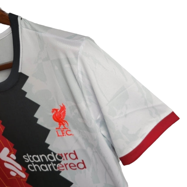 Camisa Liverpool Edição especial 24/25 - Torcedor Nike Masculina - Branca com detalhes em preto e vermelho