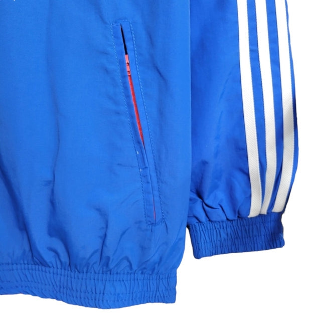 Jaqueta Corta-Vento Bayern de Munique 23/24 dupla face - Masculina Adidas - Azul com detalhes em vermelho