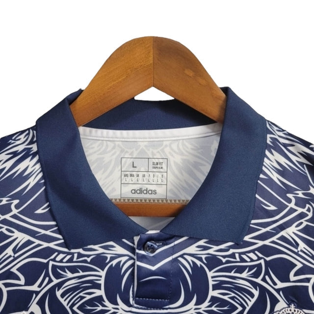 Camisa Japão Edição especial 24/25 - Torcedor Adidas Masculina - Branca com desenhos de Dragão em azul e amarelo