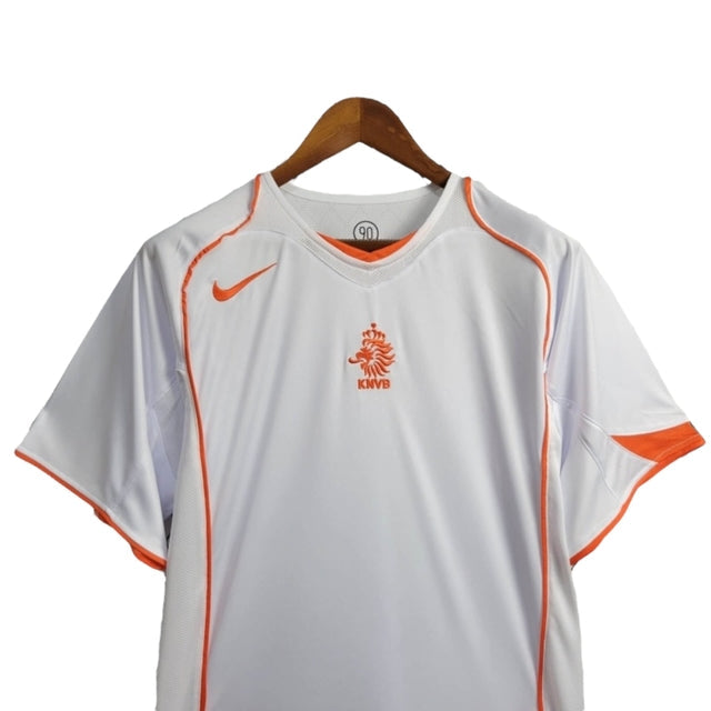 Camisa Retrô Seleção da Holanda II 2004 - Masculina Nike - Branca com detalhes em laranja