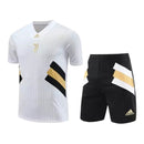 Kit Treino adulto - Camisa e Shorts - Juventus Adidas 23/24 - Branco e preto com detalhes em dourado