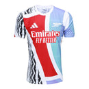 Camisa Arsenal Pré-jogo 24/25 - Torcedor Adidas Masculina - Branca com detalhes em preto e azul e vermelho