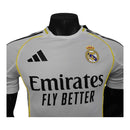 Camisa Real Madrid I 25/26 - Jogador Adidas Masculina - Branca com detalhes em amarelo