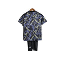 Kit Infantil Manchester City Edição especial 23/24 - Puma - Preto com detalhes em azul e amarelo