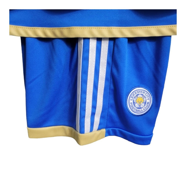 Kit Infantil Leicester City I 23/24 - Adidas - Azul com detalhes em branco e dourado
