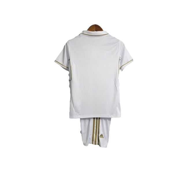 Kit Infantil Real Madrid I Retrô 11/12 - Adidas - Branco com detalhes em dourado