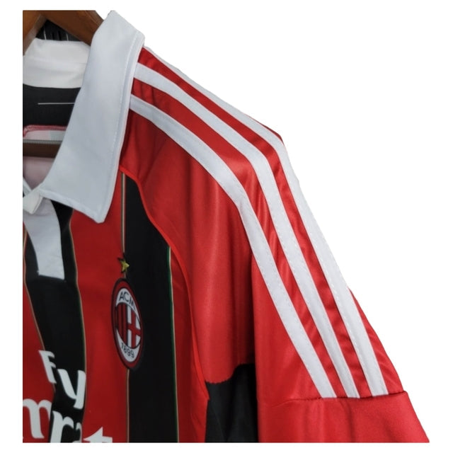 Camisa Retrô AC Milan I 2012/2013 - Masculina Adidas - Vermelha e preta com detalhes em branco e verde