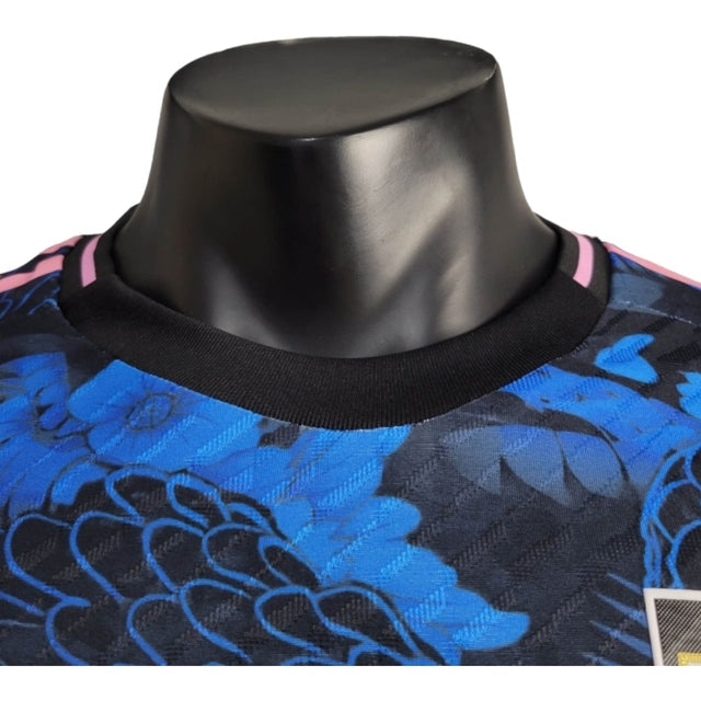 Camisa Japão Edição especial 24/25 - Jogador Adidas Masculina - Azul com detalhes em rosa