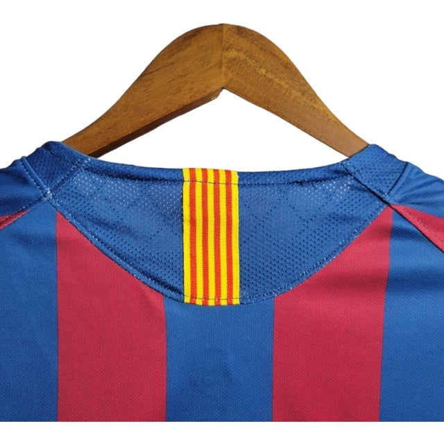 Camisa Retrô Barcelona I 2006 - Masculina Nike - Vermelha e azul com detalhes em amarelo
