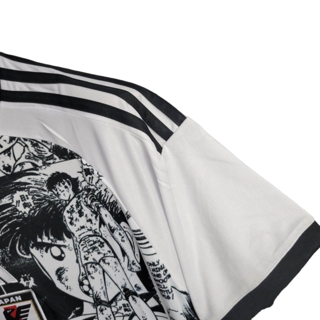 Camisa Japão Edição especial 24/25 - Torcedor Adidas Masculina - Branca com desenhos de Anime em preto