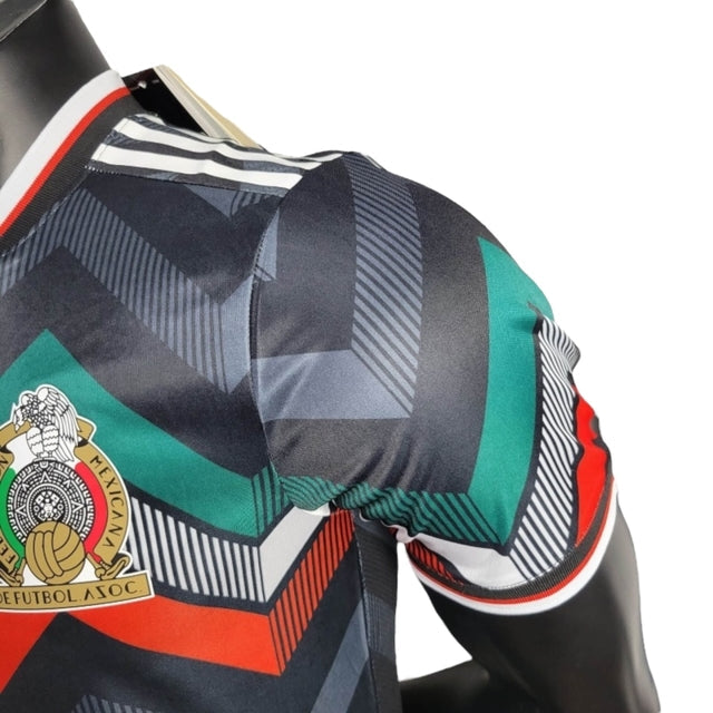 Camisa Seleção do México Edição especial 24/25 - Jogador Adidas Masculina - Preta com detalhes verde e vermelho e branco com detalhes do Dragon Ball