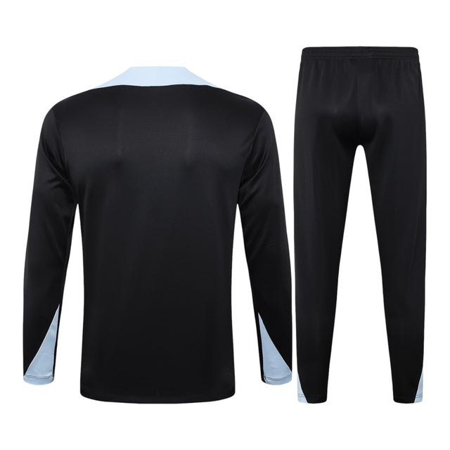 Conjunto Barcelona Treino 24/25 - Masculino Nike - Preto com detalhes em azul
