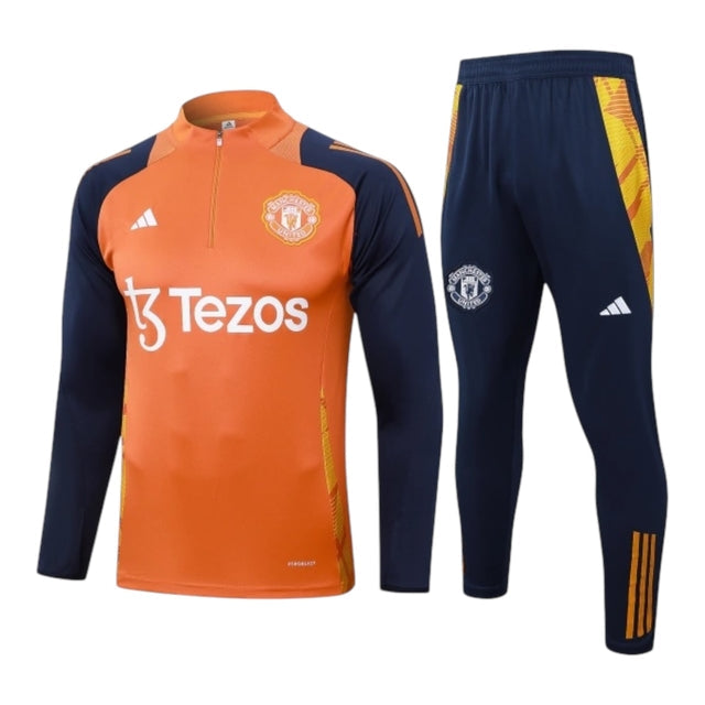 Conjunto Manchester United Treino 24/25 - Masculino Adidas - Laranja e azul com detalhes em amarelo