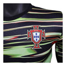 Camisa Seleção Portugal Pré-jogo 25/26 - Jogador Puma Masculina - Preta com detalhes em verde e vermelho