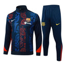 Conjunto Barcelona Treino 25/26 - Masculino Nike - Azul com detalhes em vermelho