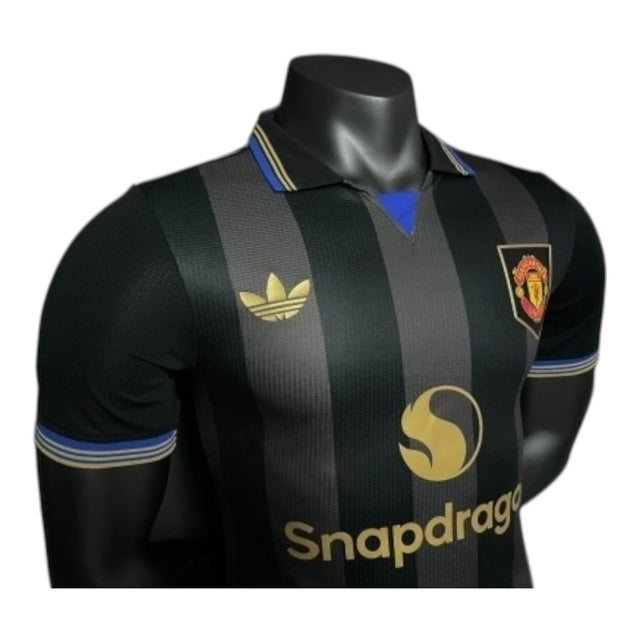 Camisa Manchester United III 25/26 - Jogador Adidas Masculina - Preta e azul com detalhes em amarelo
