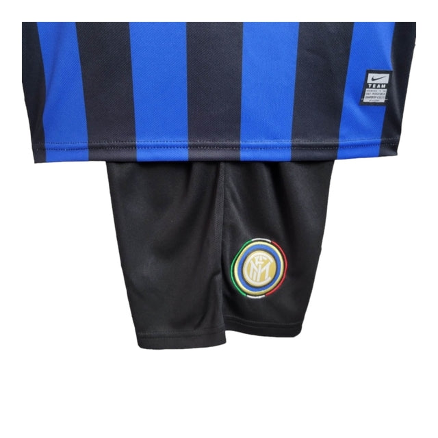 Kit Infantil Retrô Inter de Milão I 2009/2010 - Nike - Azul com detalhes em preto e branco