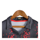 Kit Infantil AC Milan Edição especial 23/24 - Puma - Preto com detalhes em vermelho e dourado