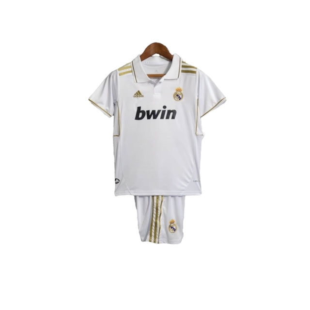 Kit Infantil Real Madrid I Retrô 11/12 - Adidas - Branco com detalhes em dourado