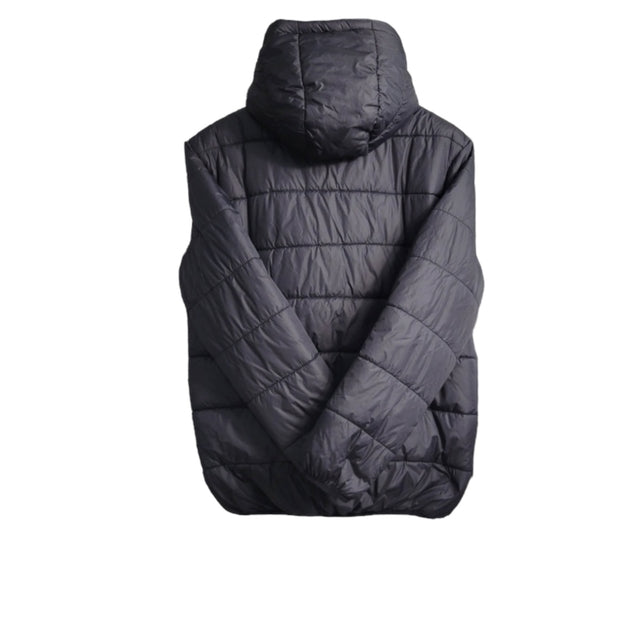 Jaqueta Corta-Vento Barcelona 23/24 - Preta com detalhes em dourado