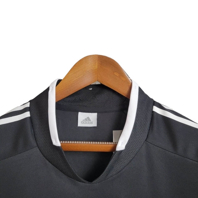 Camisa Retrô Real Madrid 2004/2005 - Masculina Adidas - Preta com detalhes em cinza e branco