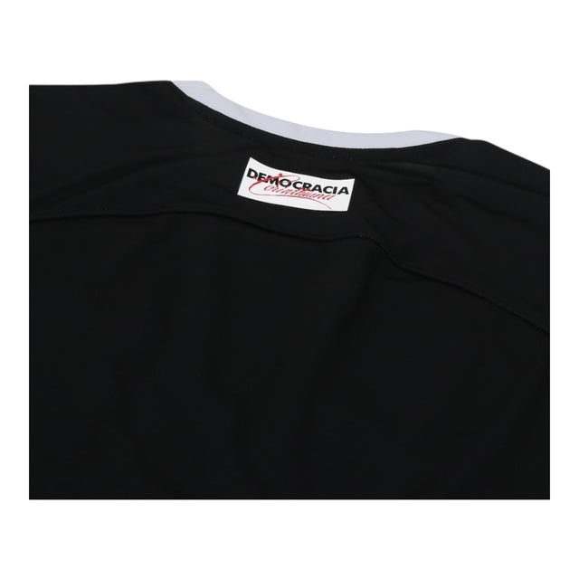 Camisa Corinthians II 23/24 - Torcedor Nike Masculina - Preta com detalhes listras brancas