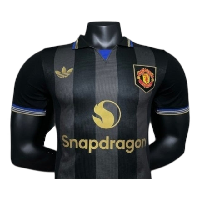 Camisa Manchester United III 25/26 - Jogador Adidas Masculina - Preta e azul com detalhes em amarelo