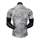 Camisa Tottenham Pré-jogo 25/26 - Jogador Nike Masculina - Branca com detalhes em cinza e azul