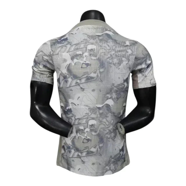 Camisa Tottenham Pré-jogo 25/26 - Jogador Nike Masculina - Branca com detalhes em cinza e azul