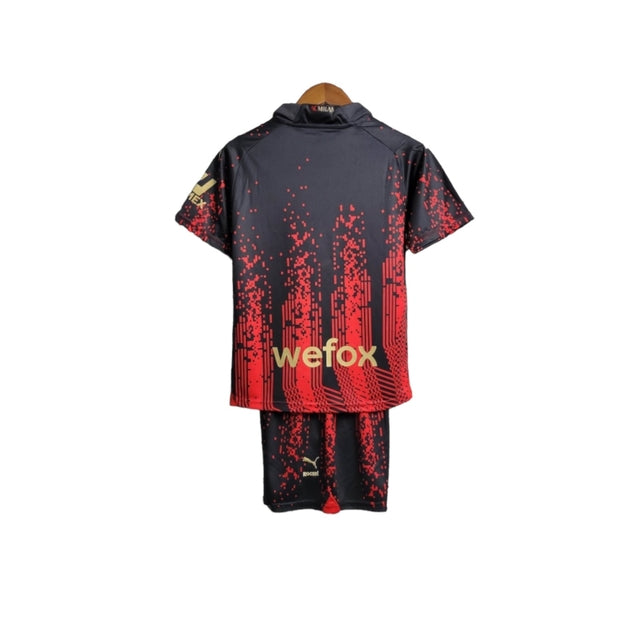 Kit Infantil AC Milan Edição especial 23/24 - Puma - Preto com detalhes em vermelho e dourado